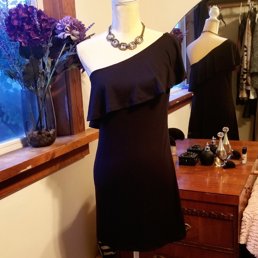 NWOT One Shoulder Dress